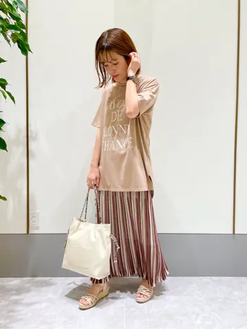 ANY SIS スタッフ コーディネート画像