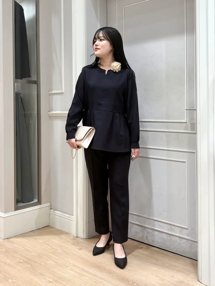 ANY SIS erika コーディネート画像