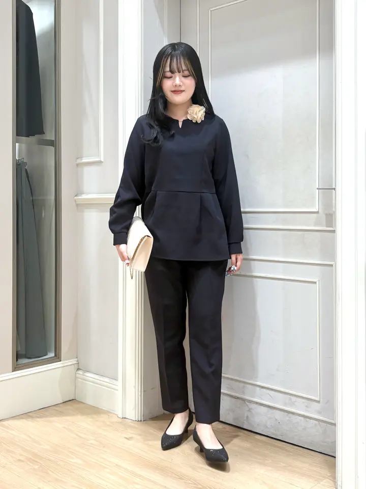 ANY SIS erika コーディネート画像