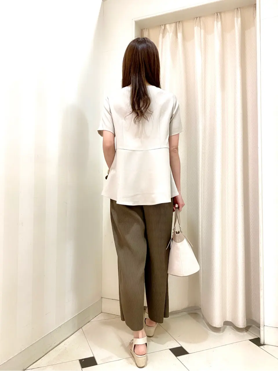 ANY SIS 金井 コーディネート画像