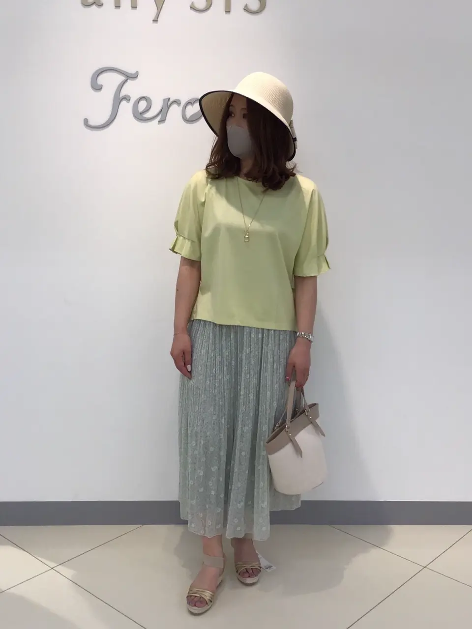 ANY SIS 橋本 コーディネート画像