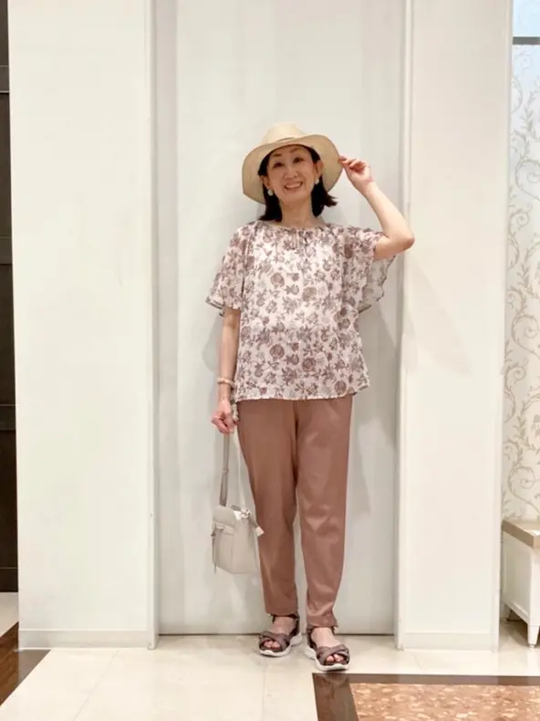 ANY SIS スタッフ コーディネート画像