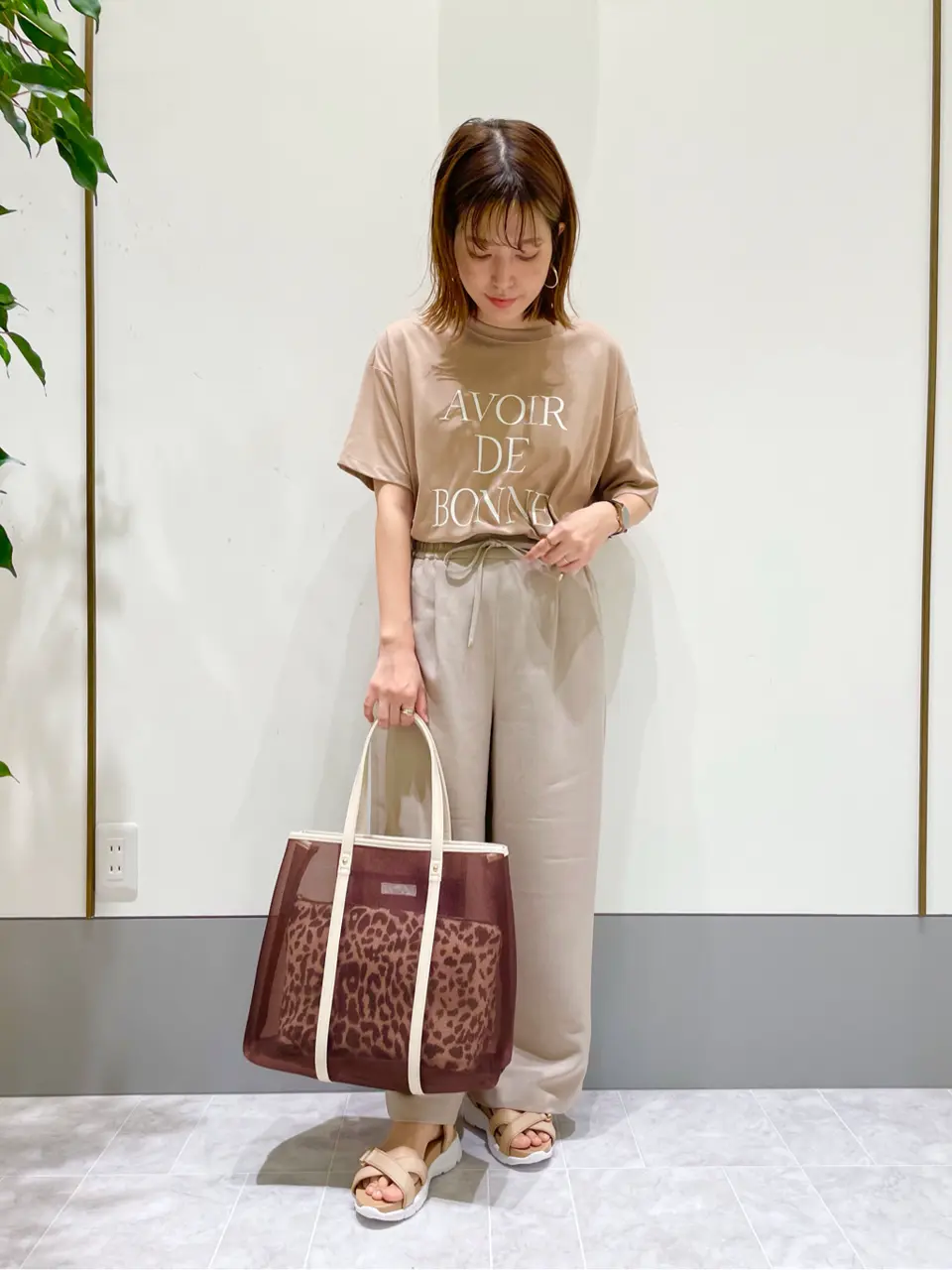 ANY SIS スタッフ コーディネート画像