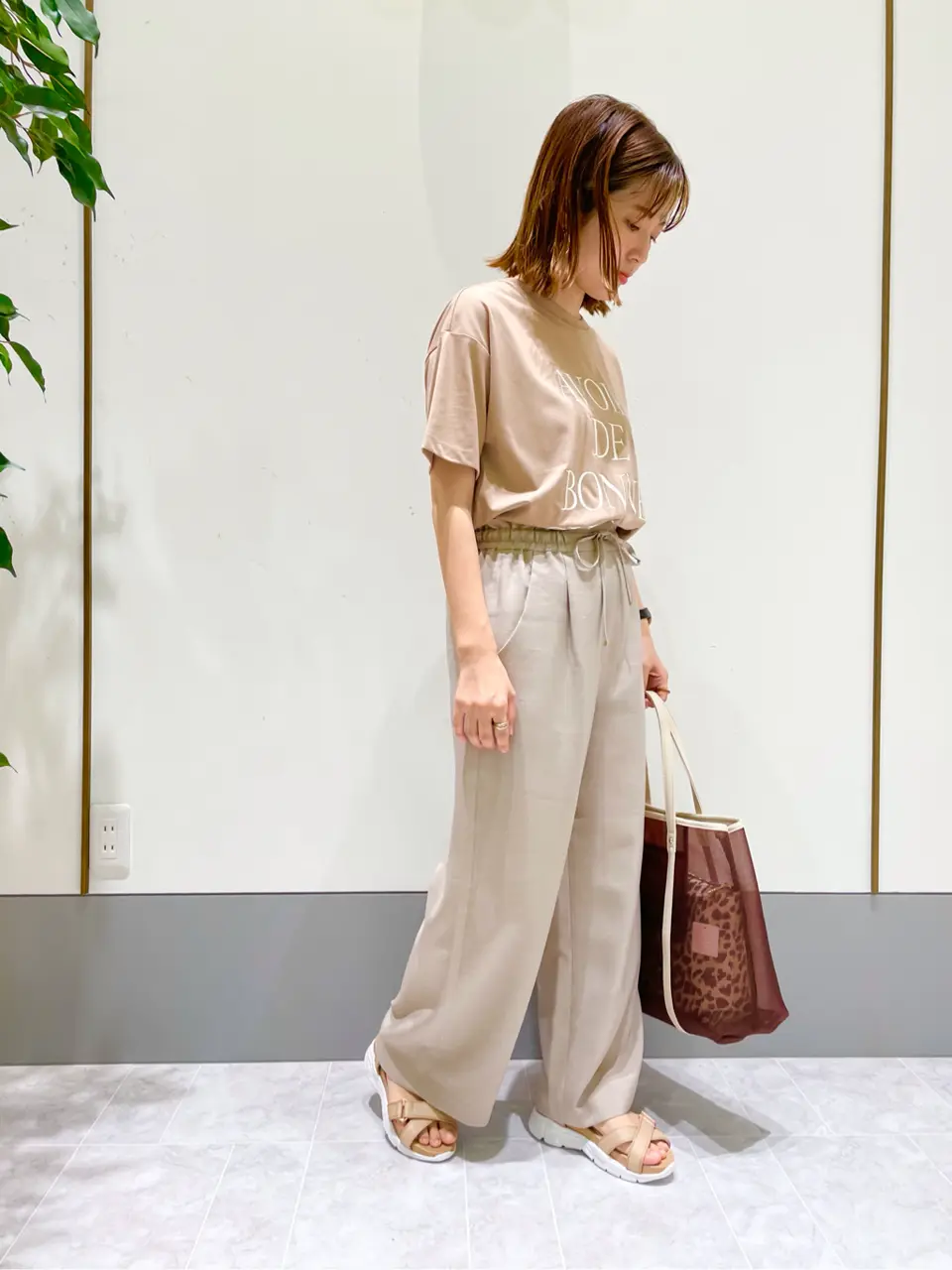 ANY SIS スタッフ コーディネート画像