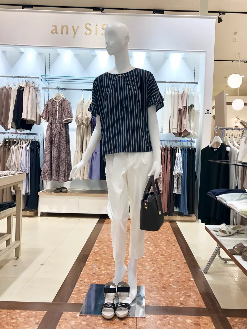 ANY SIS スタッフ コーディネート画像