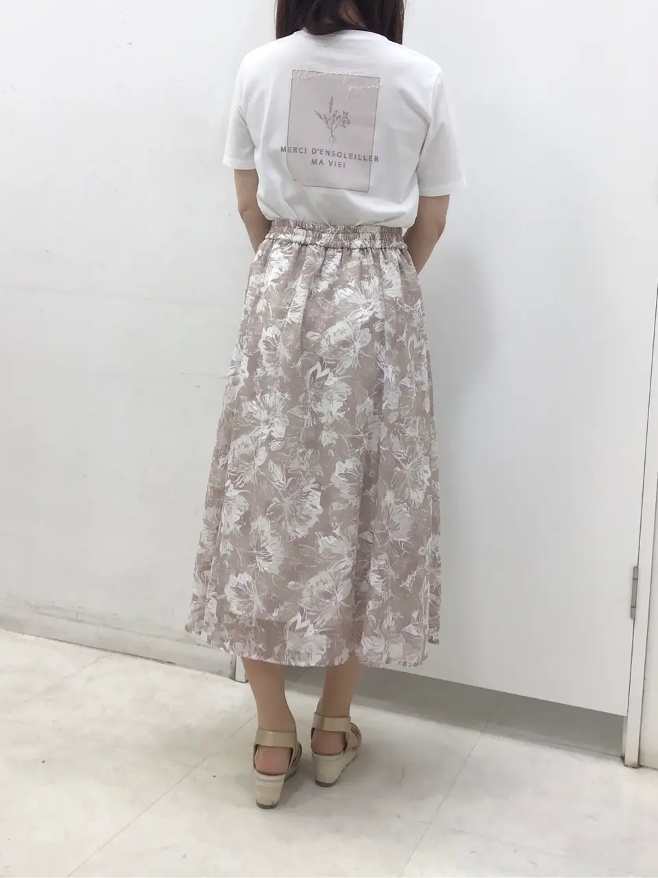 ANY SIS スタッフ コーディネート画像