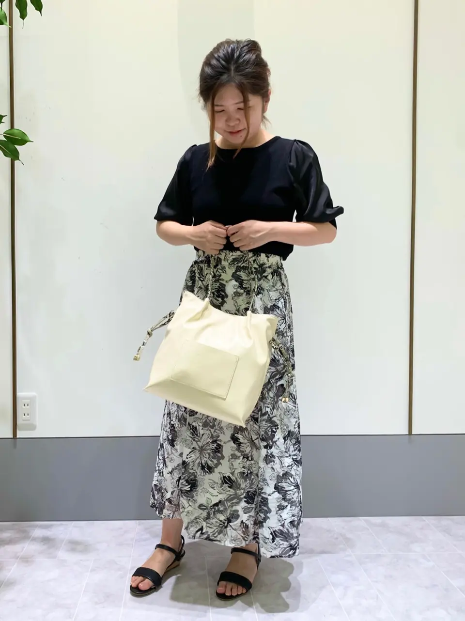 ANY SIS スタッフ コーディネート画像