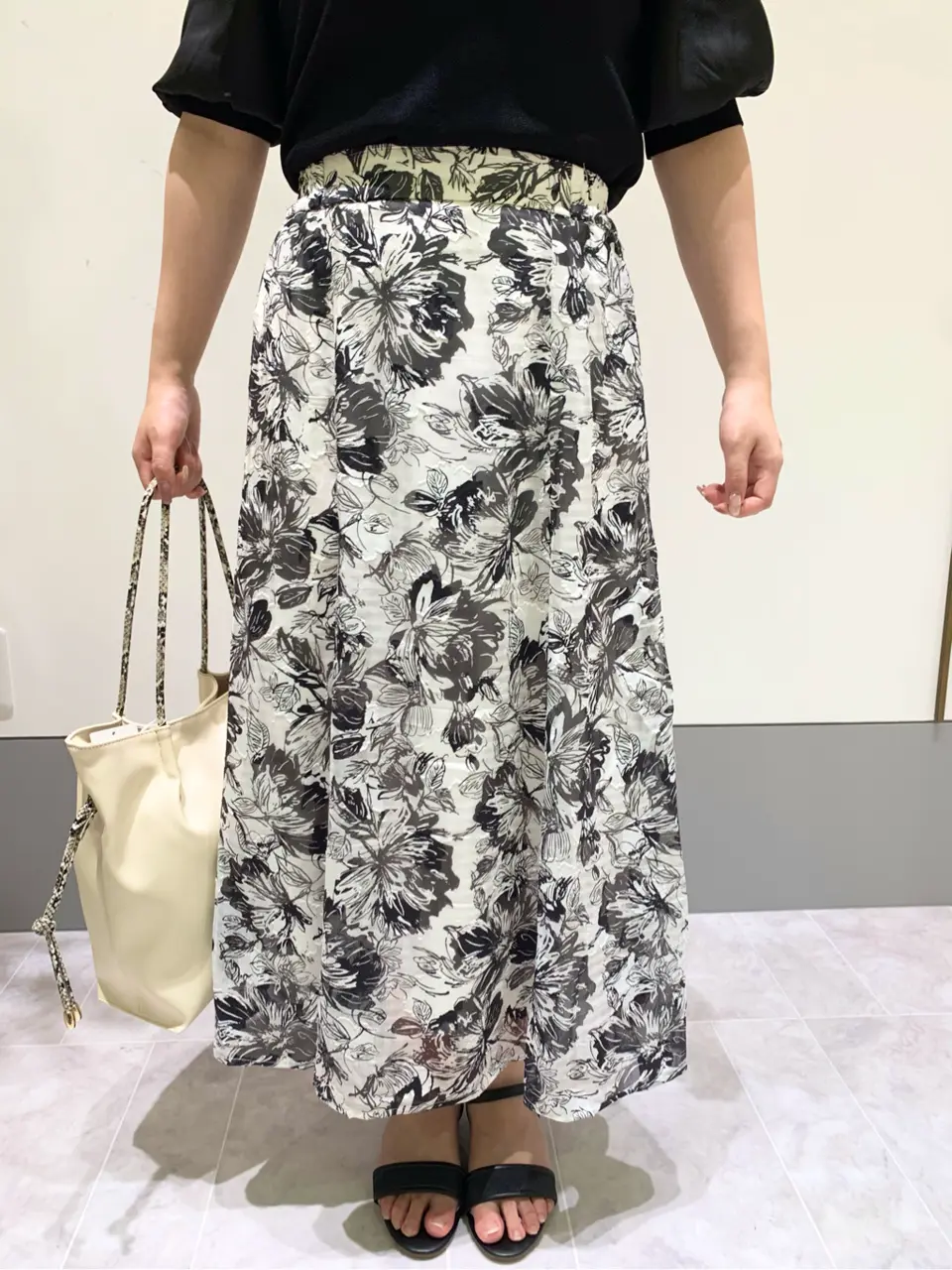 ANY SIS スタッフ コーディネート画像