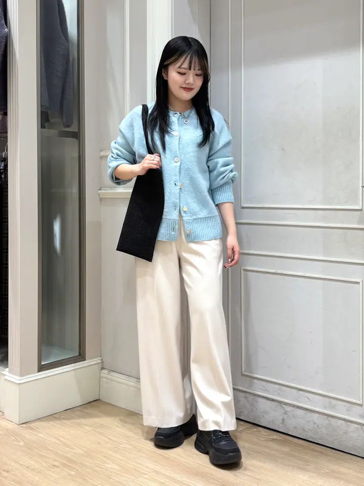 ANY SIS erika コーディネート画像