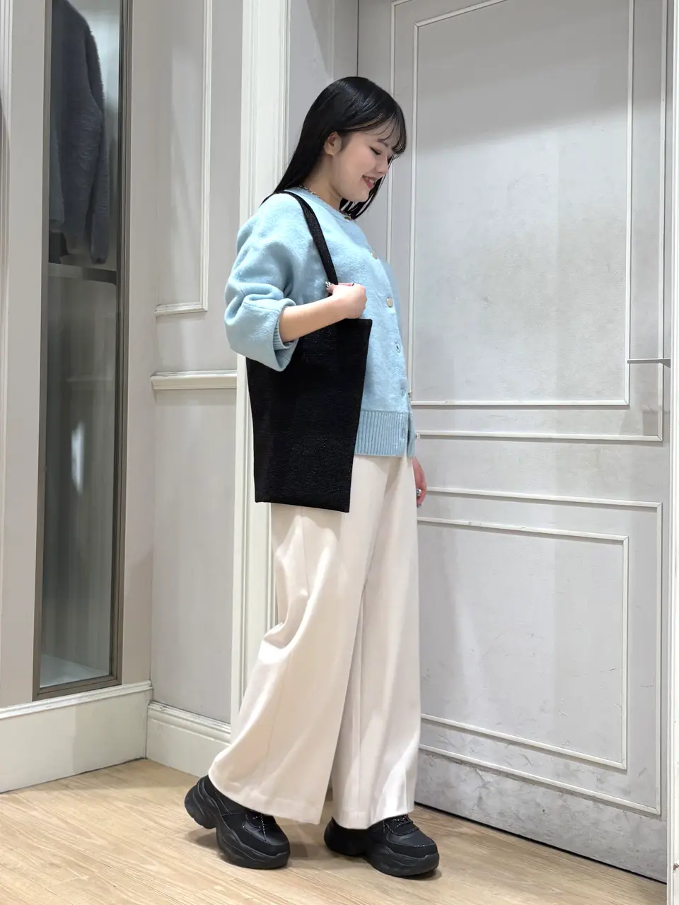 ANY SIS erika コーディネート画像