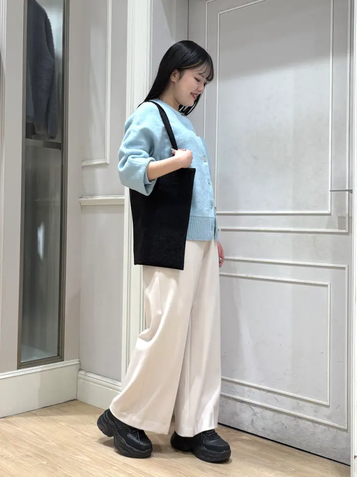 ANY SIS erika コーディネート画像