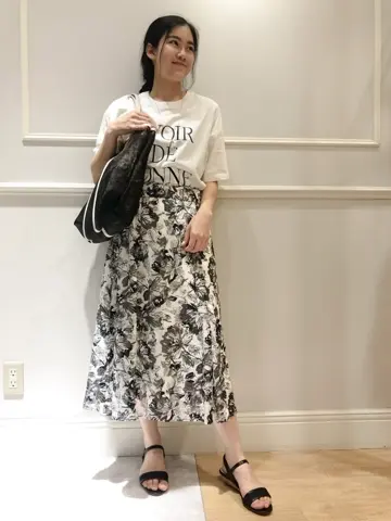 ANY SIS スタッフ コーディネート画像