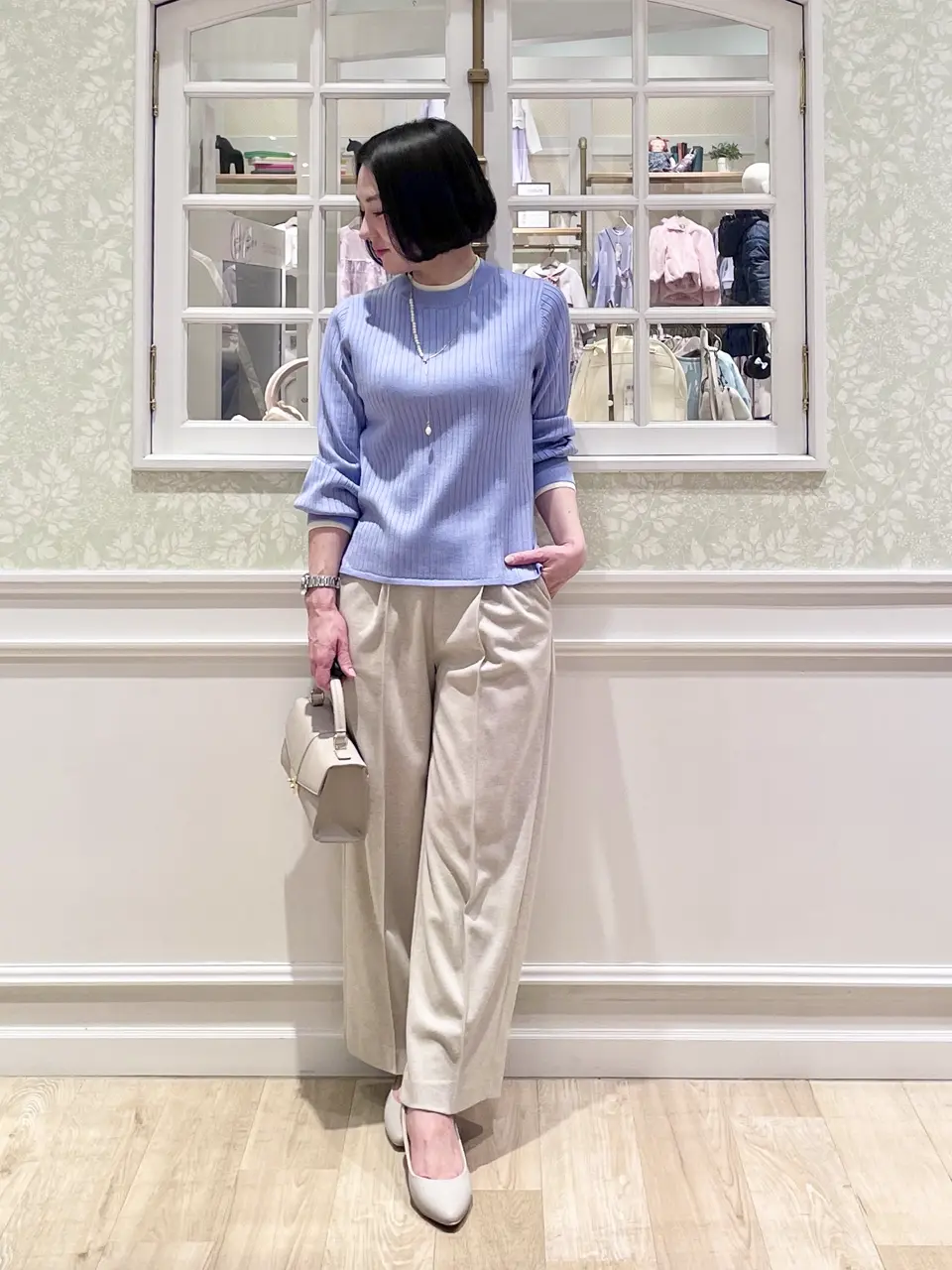  MIKA コーディネート画像