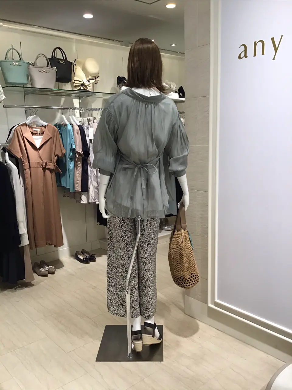 ANY SIS 島崎 コーディネート画像