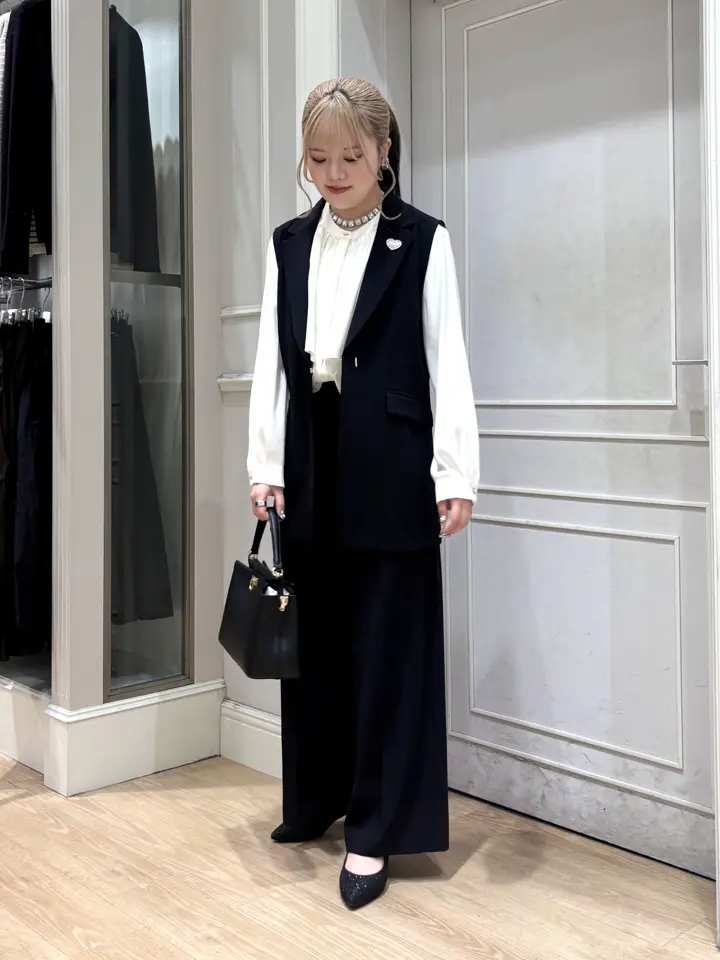 ANY SIS erika コーディネート画像