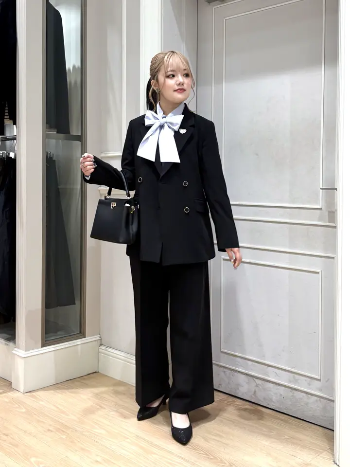 ANY SIS erika コーディネート画像