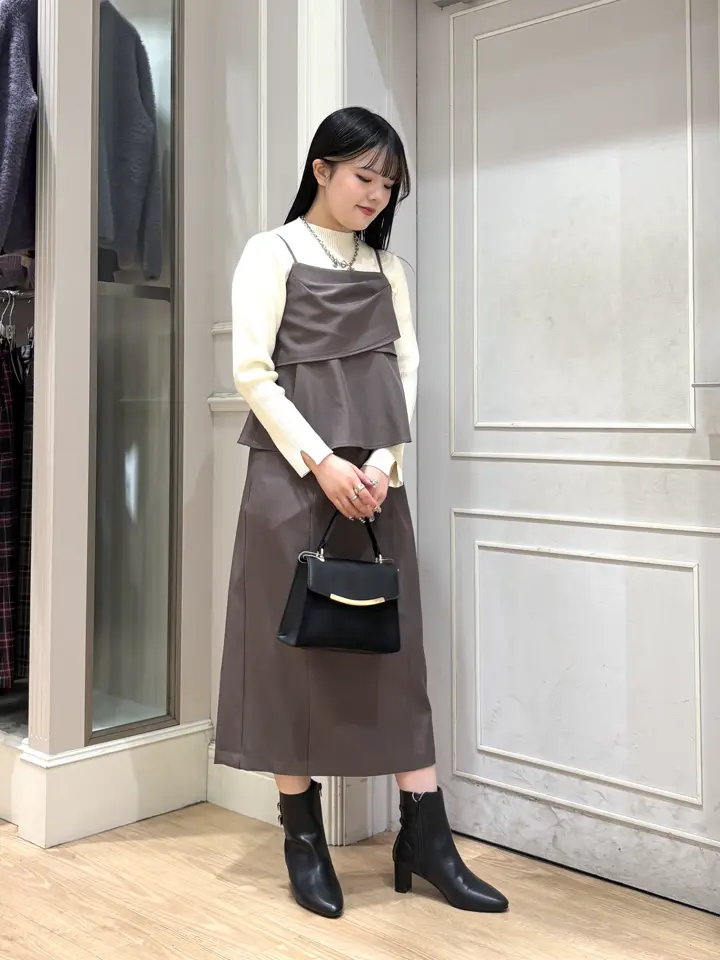 ANY SIS erika コーディネート画像