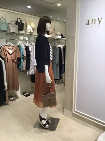 ANY SIS スタッフ コーディネート画像