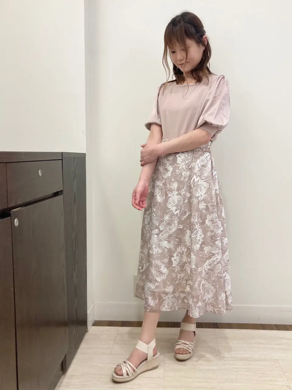 ANY SIS スタッフ コーディネート画像