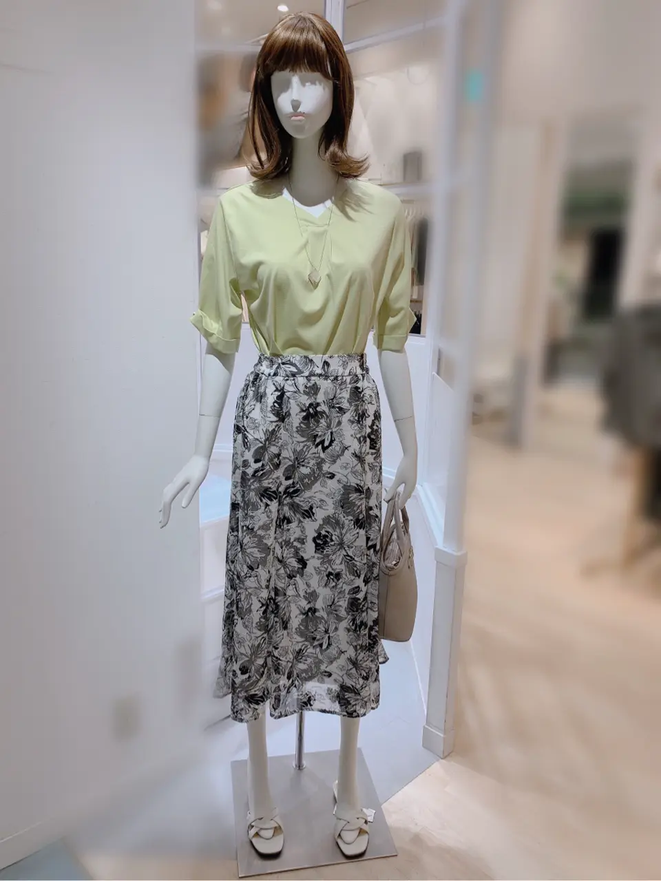 ANY SIS 新井 コーディネート画像