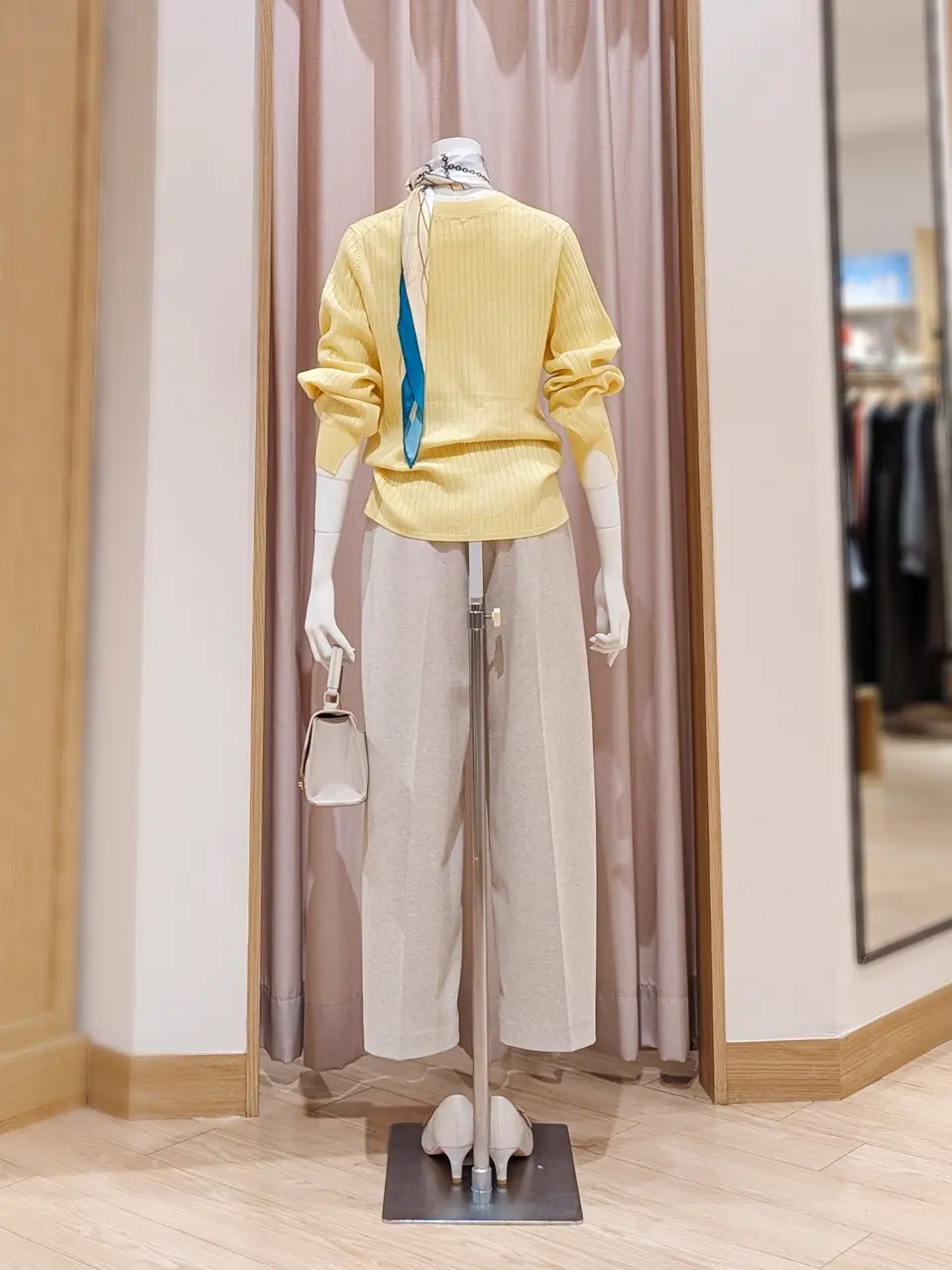 ANY SIS 岩田 コーディネート画像