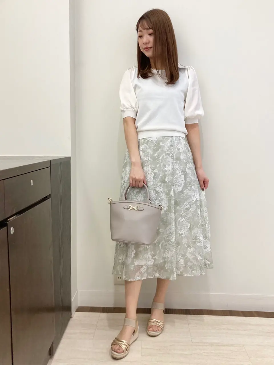 ANY SIS スタッフ コーディネート画像