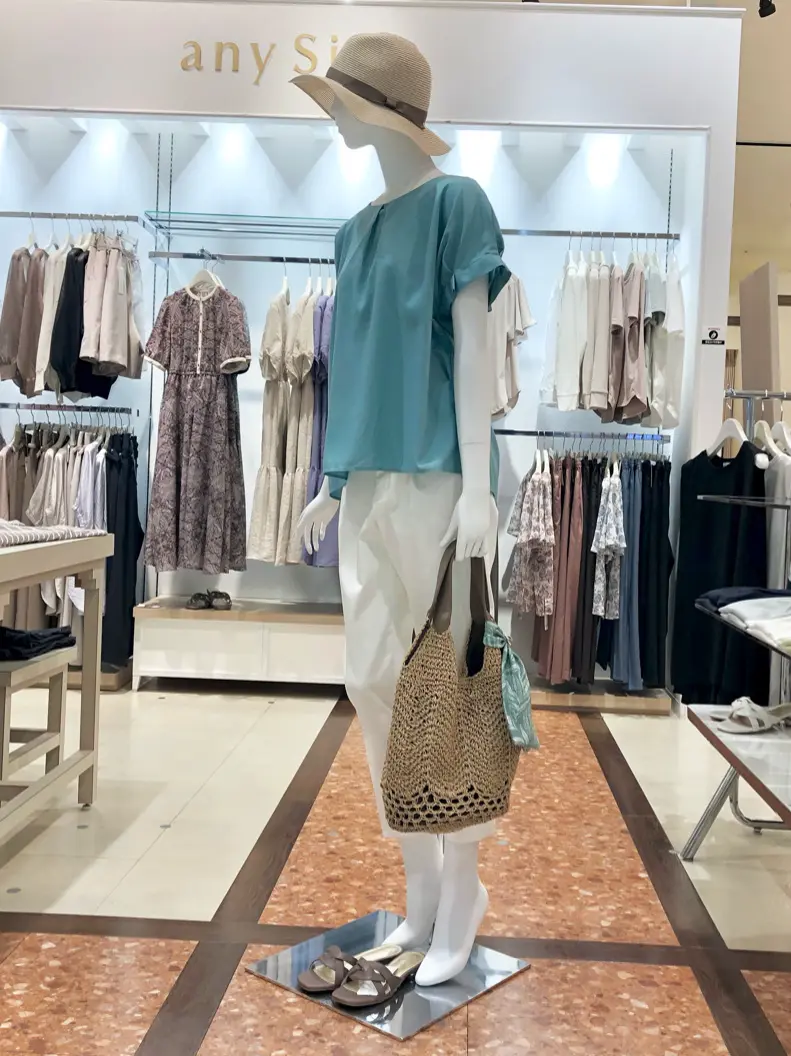 ANY SIS スタッフ コーディネート画像