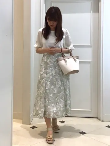 ANY SIS スタッフ コーディネート画像