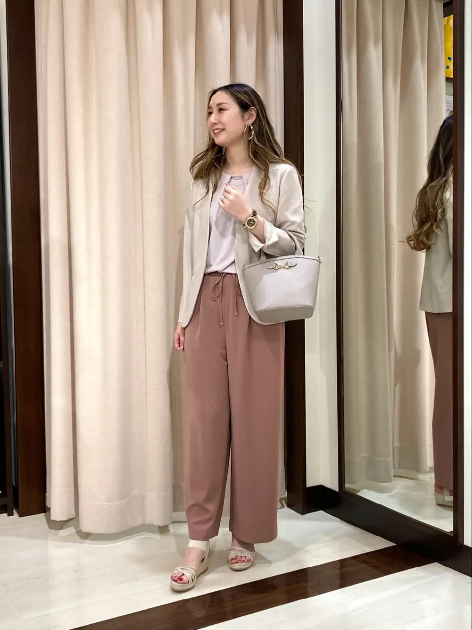 ANY SIS STAFF コーディネート画像