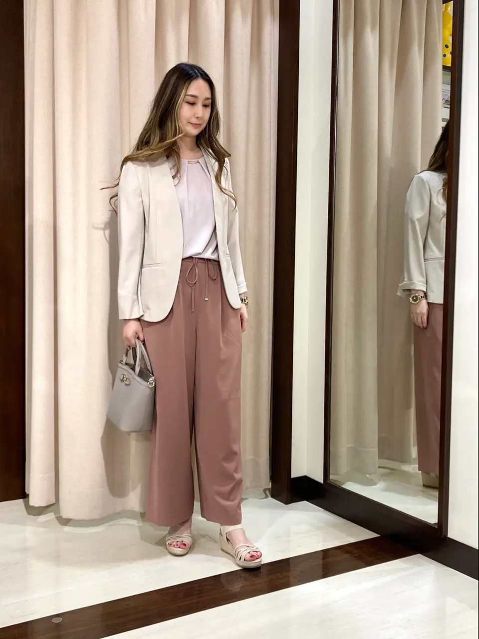 ANY SIS STAFF コーディネート画像