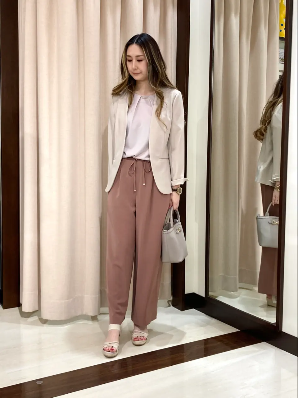 ANY SIS STAFF コーディネート画像