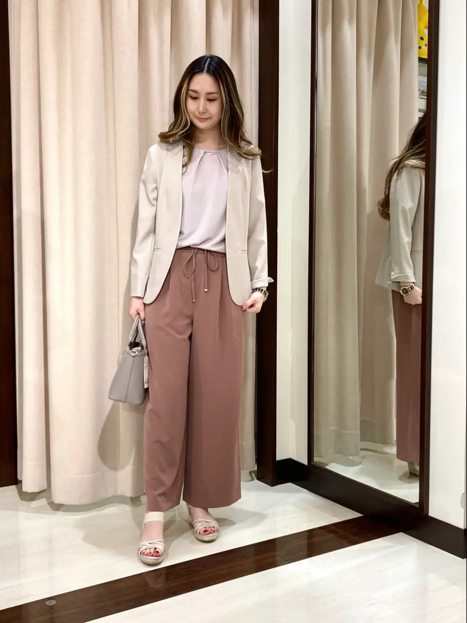 ANY SIS STAFF コーディネート画像