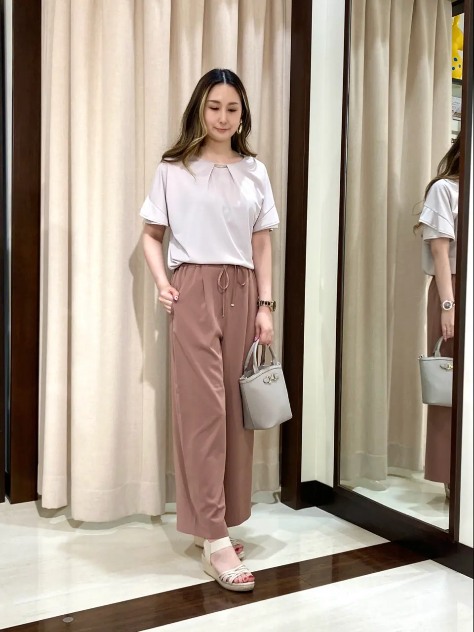 ANY SIS STAFF コーディネート画像