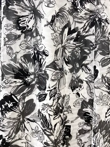 ANY SIS STAFF コーディネート画像