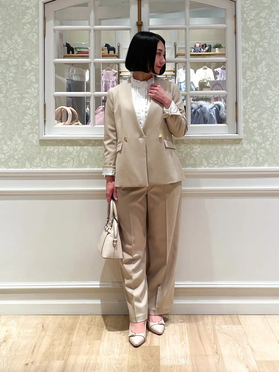  MIKA コーディネート画像