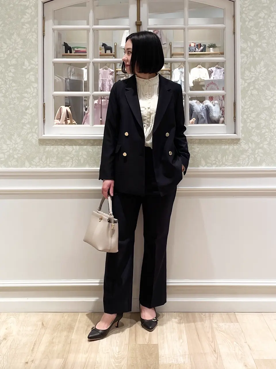  MIKA コーディネート画像