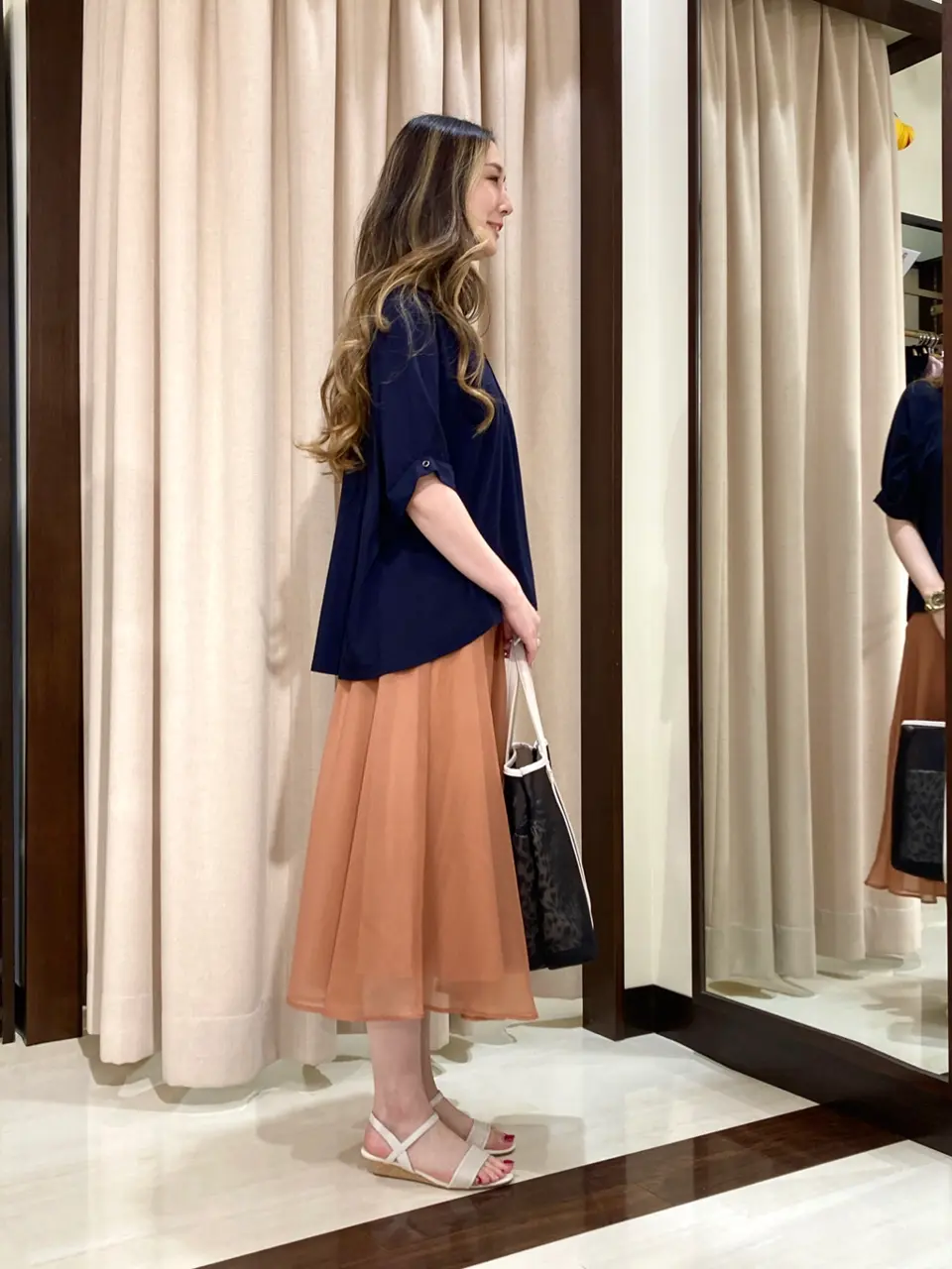 ANY SIS STAFF コーディネート画像