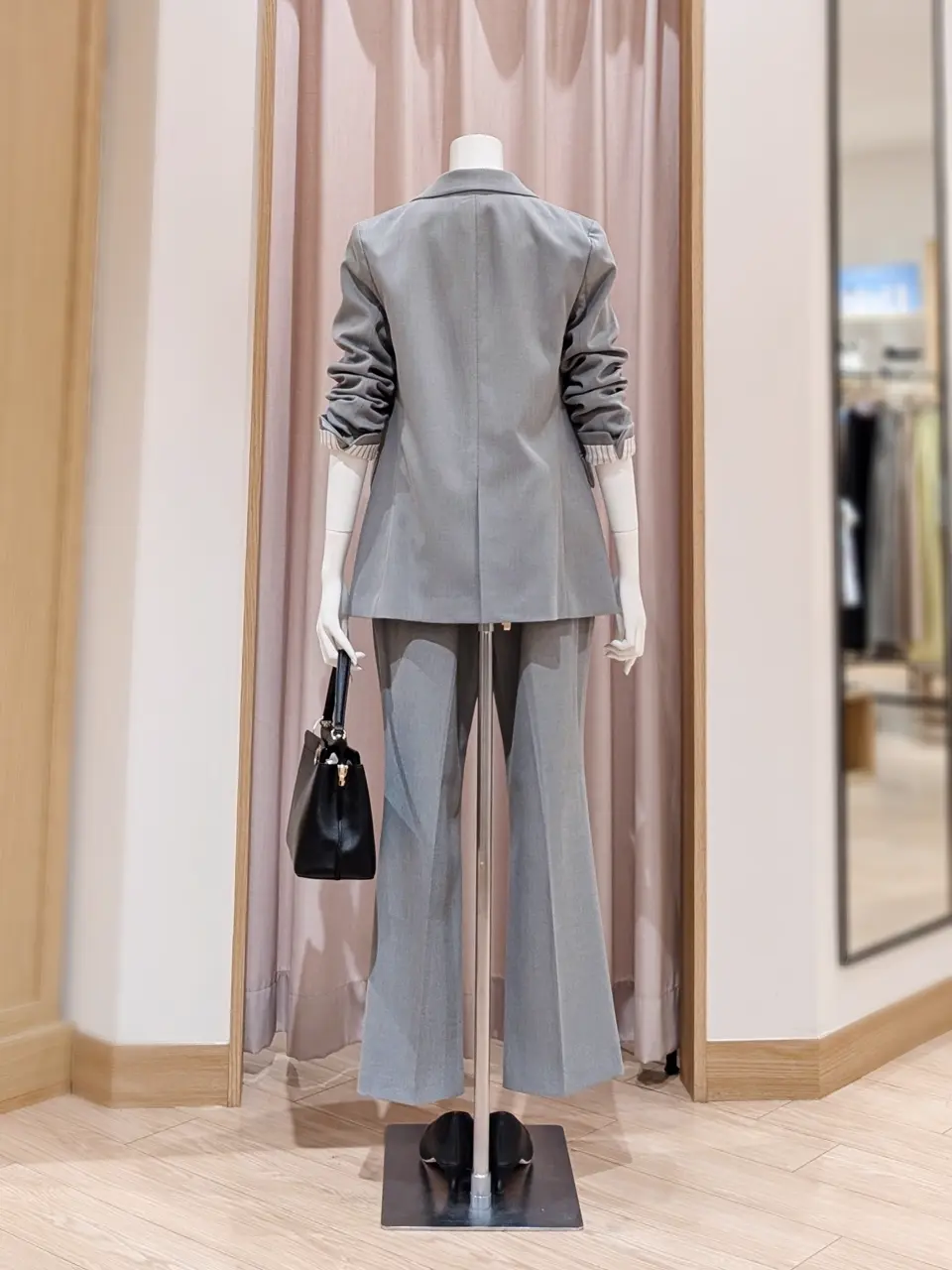 ANY SIS 岩田 コーディネート画像