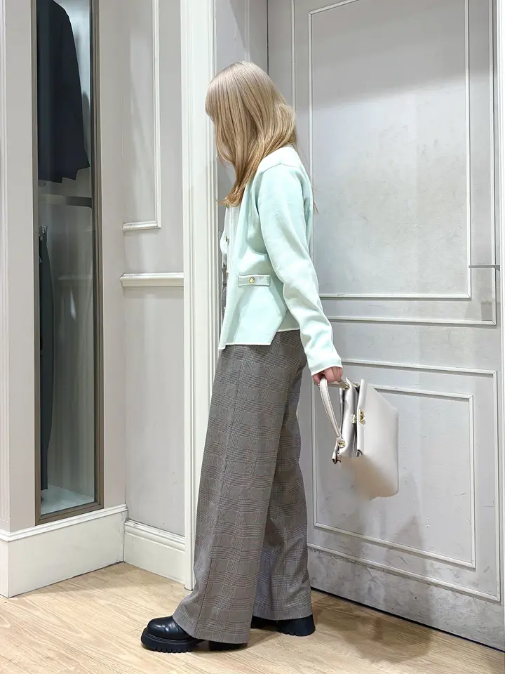 ANY SIS erika コーディネート画像