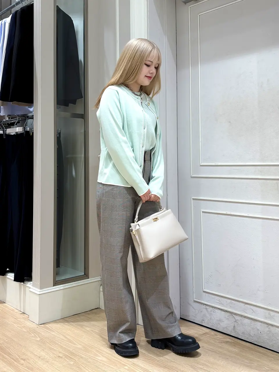 ANY SIS erika コーディネート画像