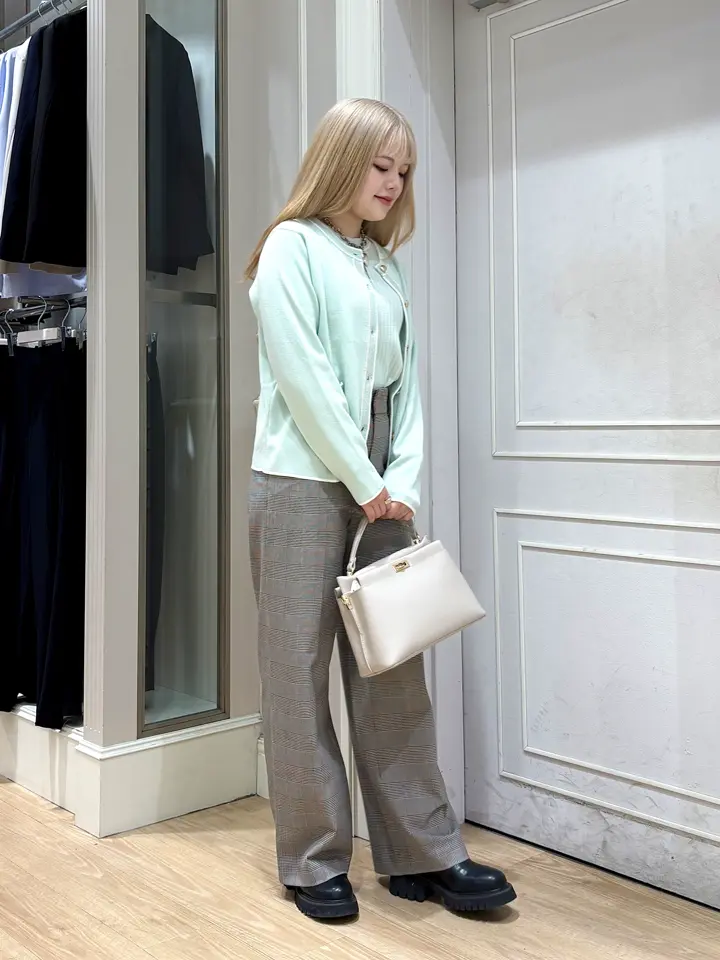 ANY SIS erika コーディネート画像