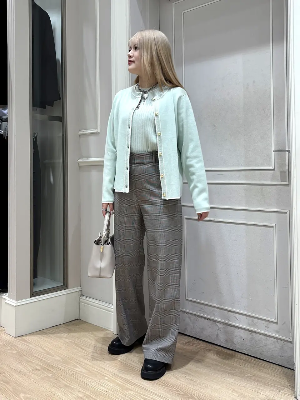 ANY SIS erika コーディネート画像