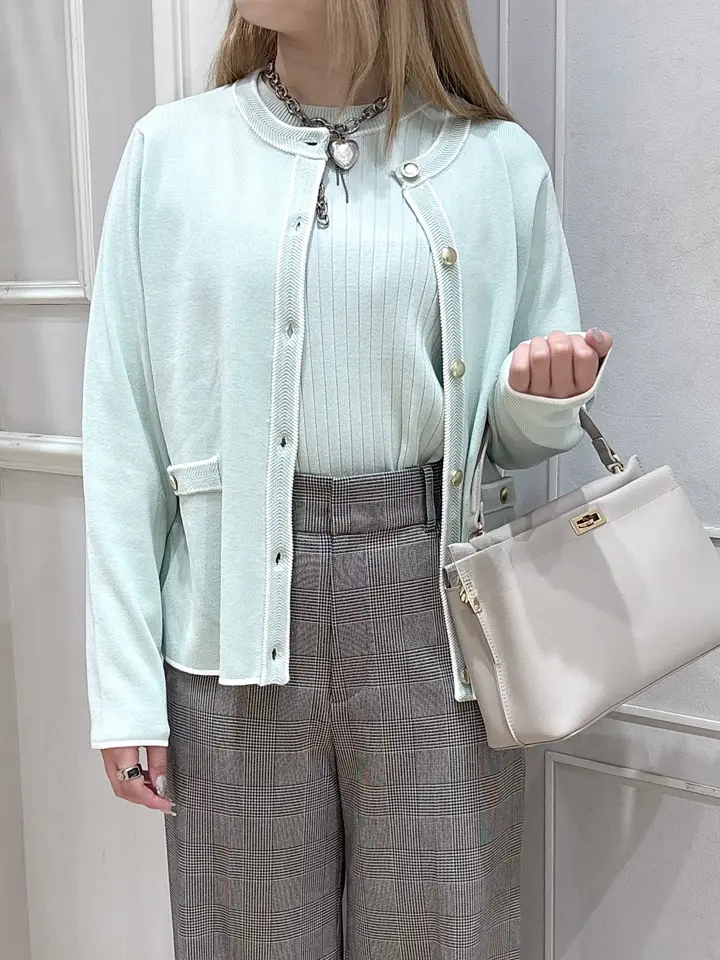 ANY SIS erika コーディネート画像