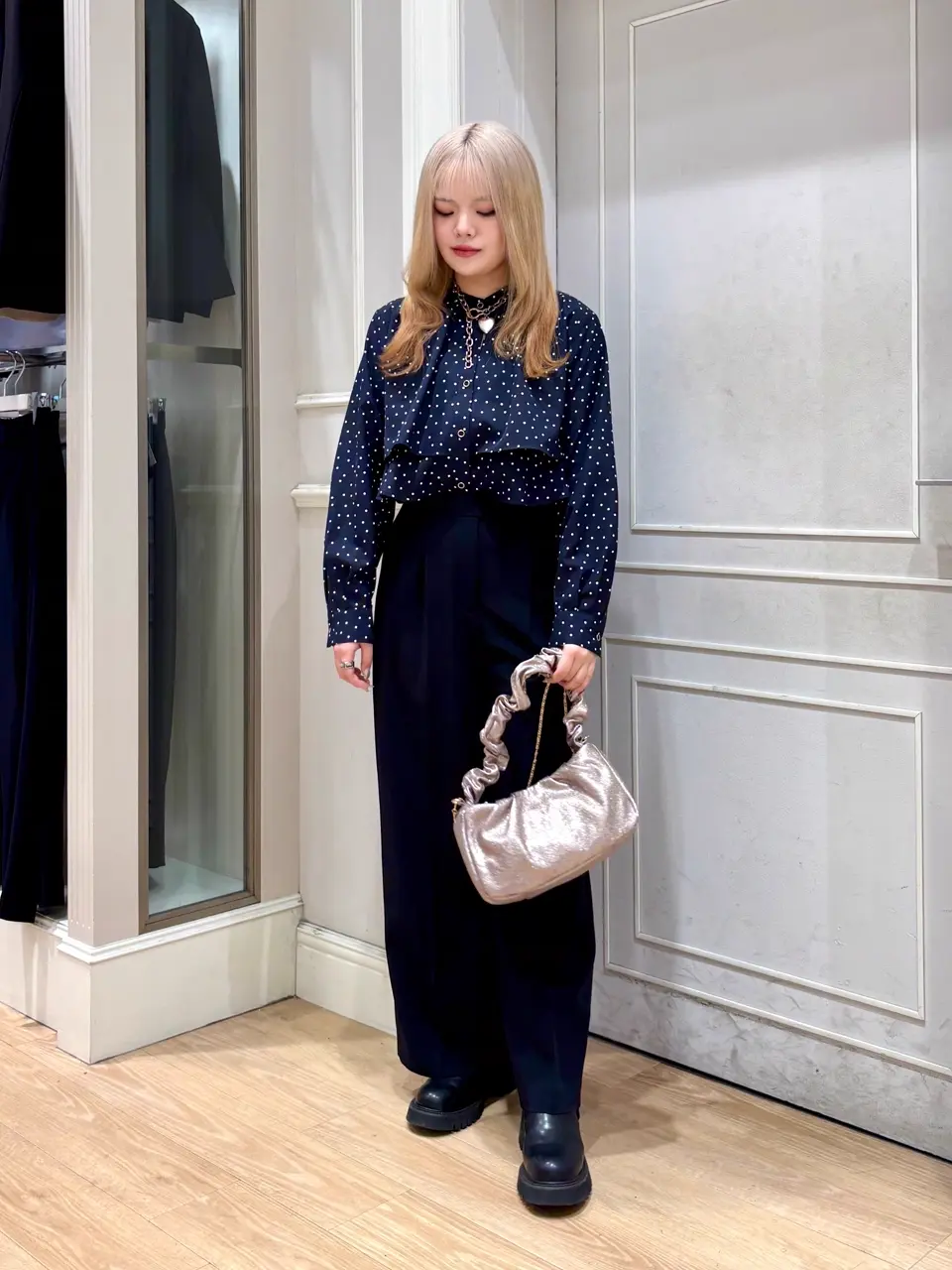 ANY SIS erika コーディネート画像