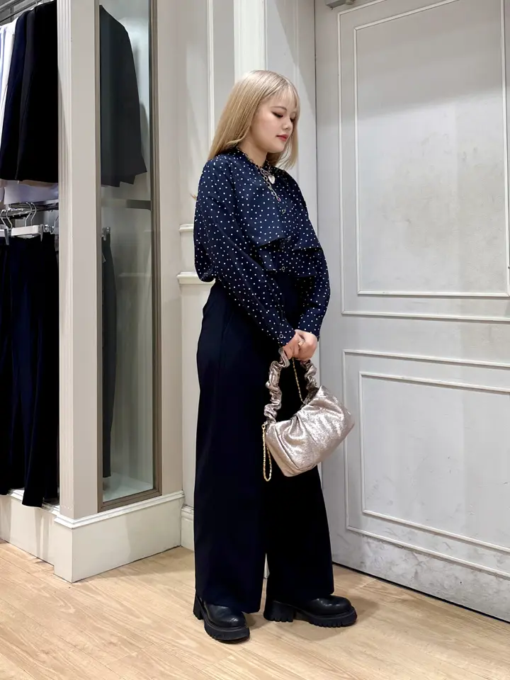 ANY SIS erika コーディネート画像