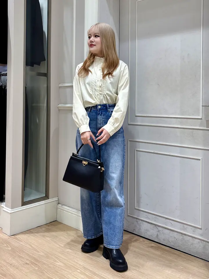 ANY SIS erika コーディネート画像