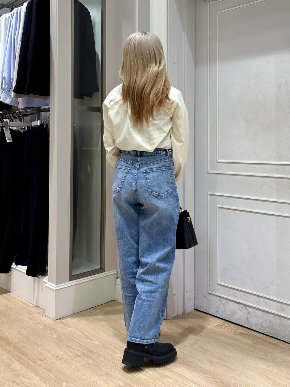 ANY SIS erika コーディネート画像