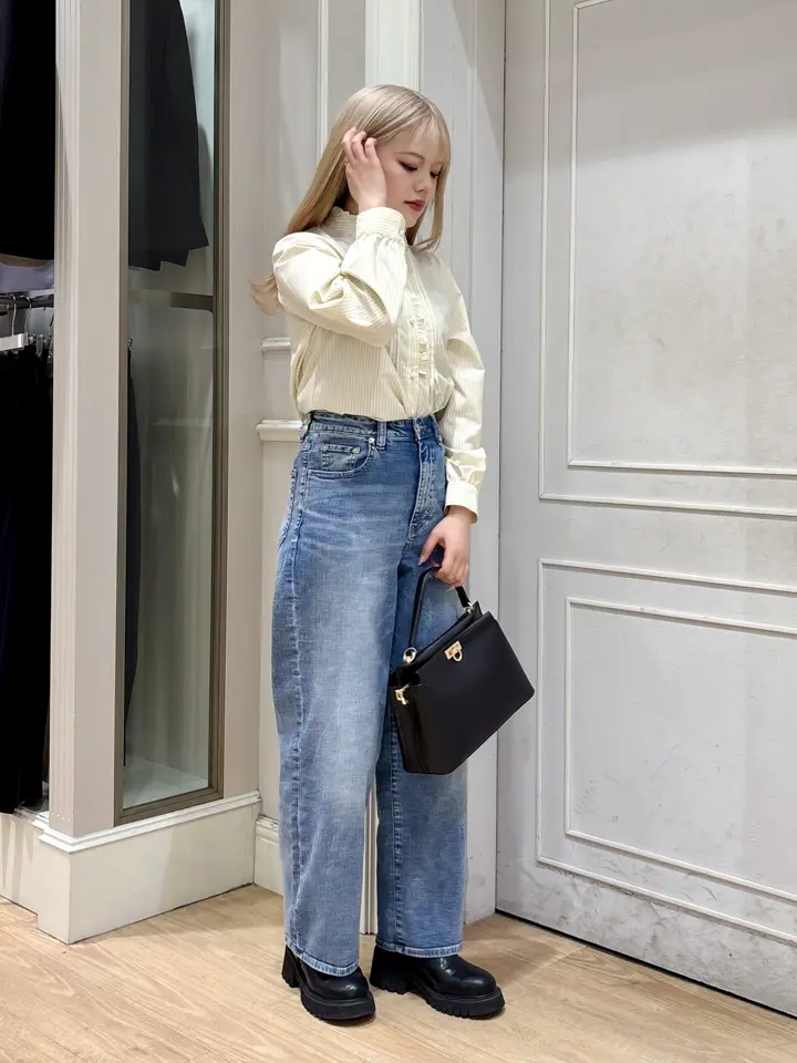 ANY SIS erika コーディネート画像