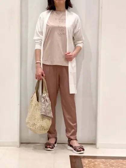 ANY SIS スタッフ コーディネート画像