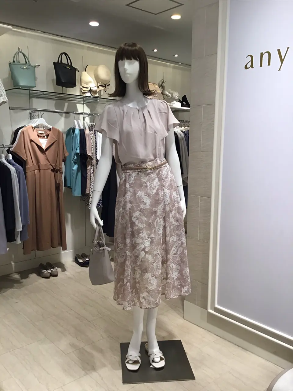 ANY SIS 島崎 コーディネート画像